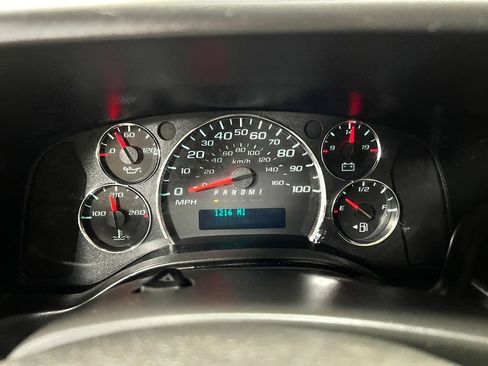Used 2025 Chevrolet Express 2500 w/ Driver Convenience Package RWD image 21