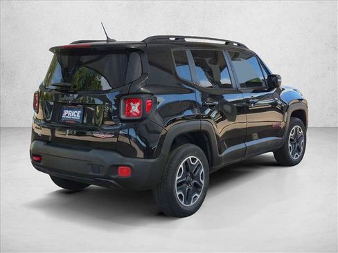 Used 2017 Jeep Renegade Trailhawk w/ Premium Trailhawk Package AWD/4WD image 5