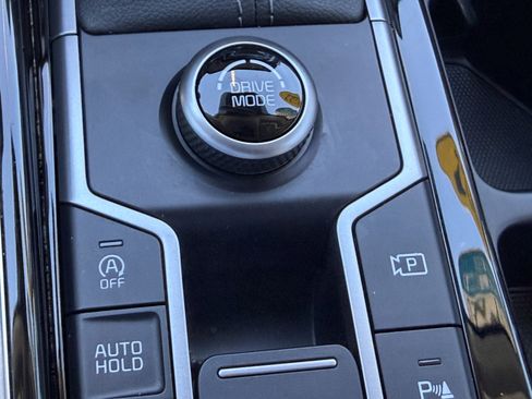 Certified 2022 Kia Sorento SX image 26