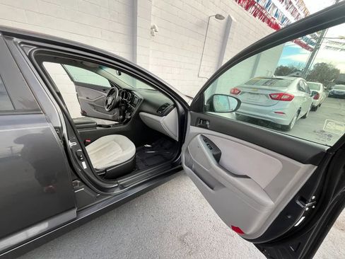 Used 2011 Kia Optima LX w/ Technology Pkg image 16
