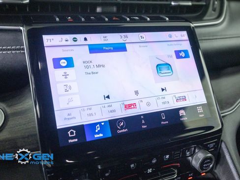 Used 2021 Jeep Grand Cherokee L Overland w/ Luxury Tech Group IV AWD/4WD image 18