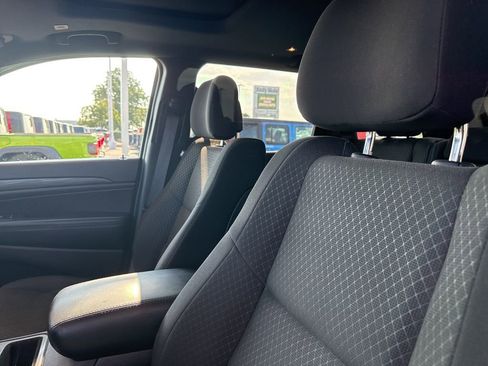 Used 2022 Jeep Grand Cherokee Laredo E w/ Security & Convenience Group image 12