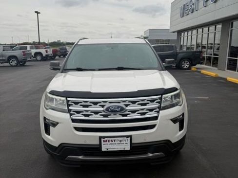 Used 2019 Ford Explorer XLT w/ Equipment Group 202A AWD/4WD image 3
