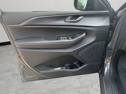 New 2025 Jeep Grand Cherokee L Laredo w/ Luxury Tech Group I image 23