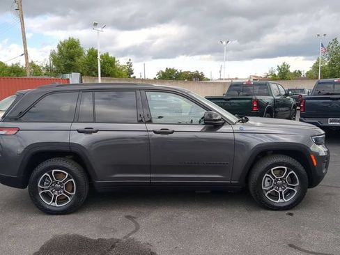Used 2023 Jeep Grand Cherokee Trailhawk w/ Luxury Tech Group III AWD/4WD image 7