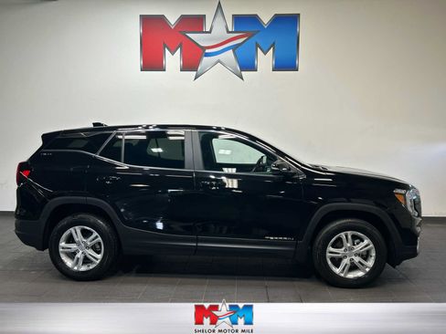 Used 2024 GMC Terrain SLE AWD/4WD image 1