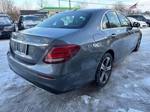 Used 2019 Mercedes-Benz E 300 4MATIC image 5