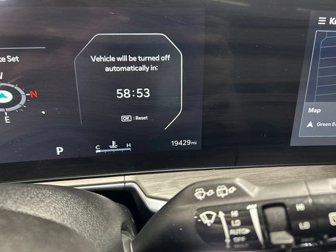 Used 2025 Kia Sorento SX AWD/4WD image 19