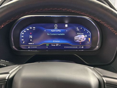 Used 2022 Chevrolet Suburban RST w/ Luxury Package image 17