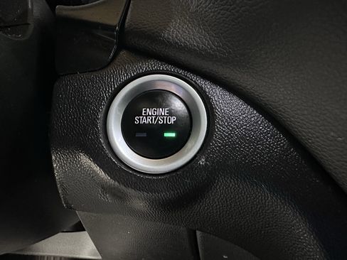 Used 2021 Chevrolet Equinox LT w/ Driver Convenience Package image 68