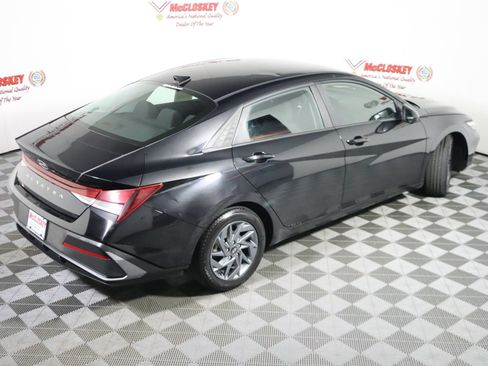 Used 2024 Hyundai Elantra SEL FWD image 4