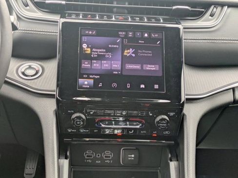 New 2025 Jeep Grand Cherokee Altitude image 16