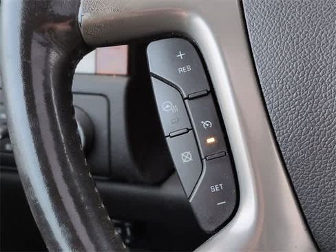 Used 2013 Chevrolet Avalanche LTZ image 25