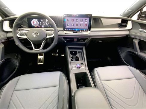 New 2026 Volkswagen Tiguan SE R-Line image 6