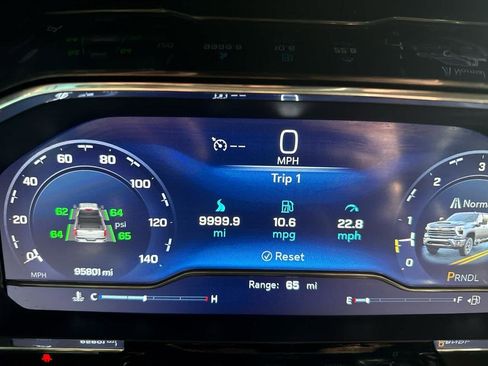 Used 2024 Chevrolet Silverado 2500 LT w/ Convenience Package image 18