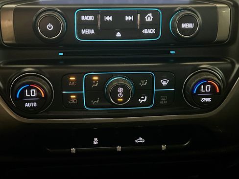 Used 2018 Chevrolet Silverado 1500 LT w/ All Star Edition RWD image 11