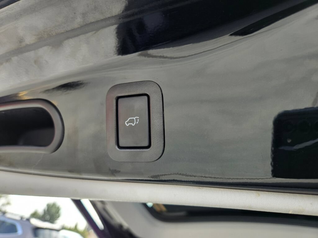 Used 2015 Toyota Highlander XLE AWD/4WD image 11