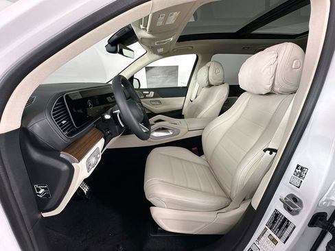 New 2026 Mercedes-Benz GLS 450 4MATIC image 22