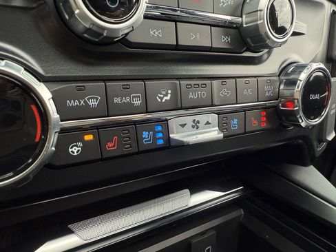 Used 2025 Ford F450 Platinum w/ Platinum Plus Package image 26