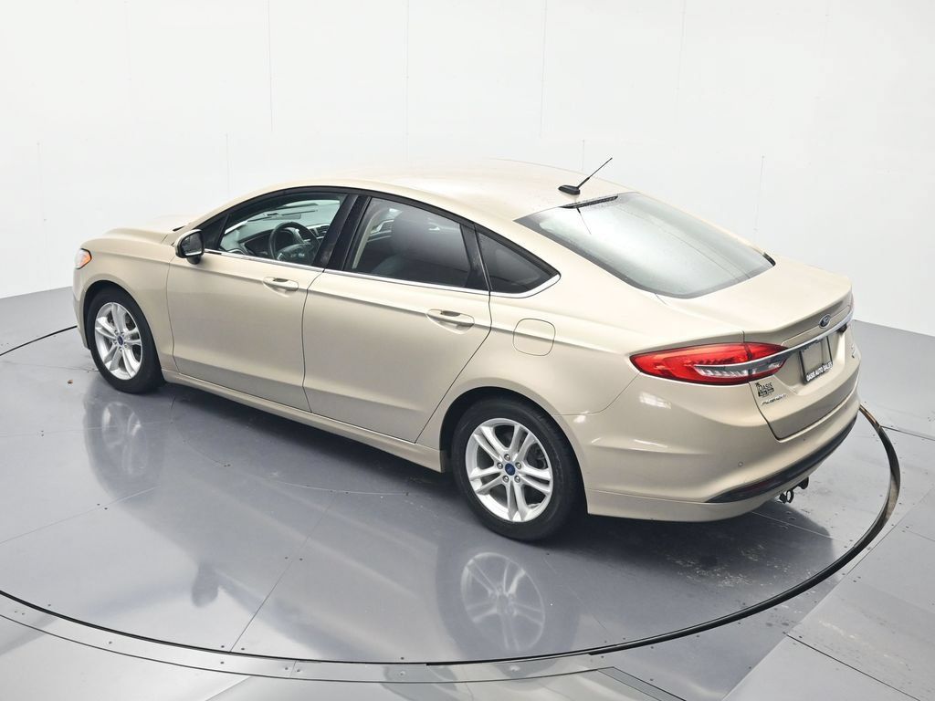 Used 2018 Ford Fusion SE w/ Fusion SE Technology Package FWD image 35