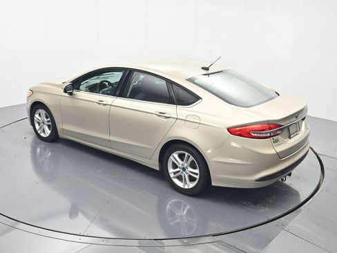 Used 2018 Ford Fusion SE w/ Fusion SE Technology Package FWD image 35