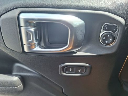 Used 2024 Jeep Wrangler Unlimited Sport AWD/4WD image 28