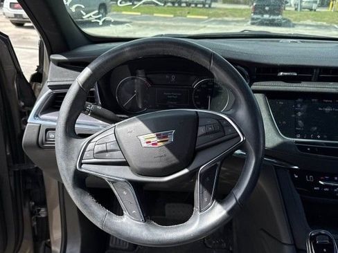 Used 2023 Cadillac XT5 Luxury image 5