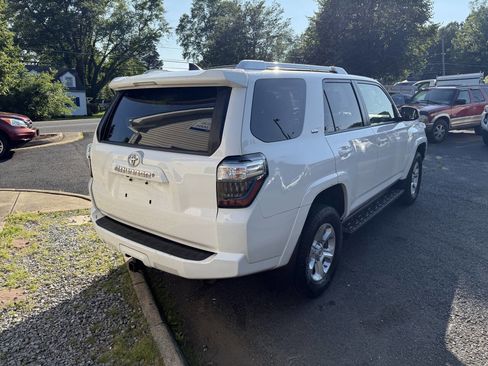 Used 2018 Toyota 4Runner SR5 image 7