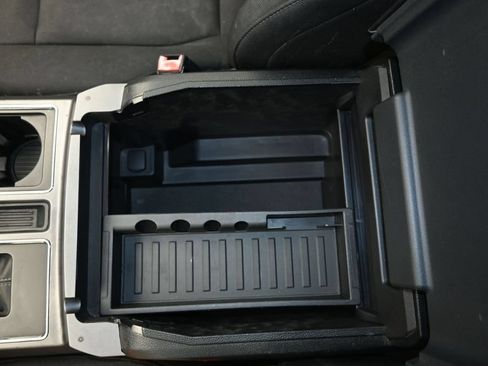 Used 2018 Ford F150 XLT w/ Equipment Group 302A Luxury AWD/4WD image 19