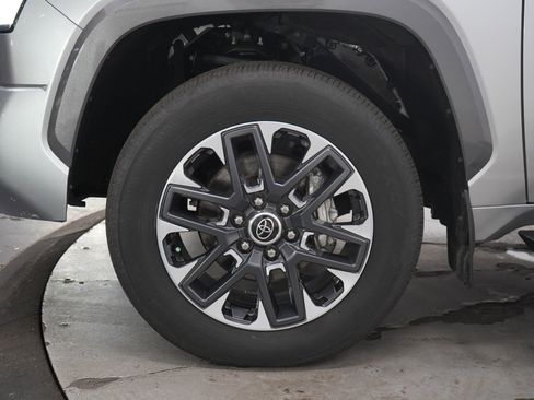 Used 2023 Toyota Tundra Limited AWD/4WD image 29