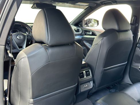 Used 2023 Nissan Maxima SR w/ Sport Mat Group FWD image 33