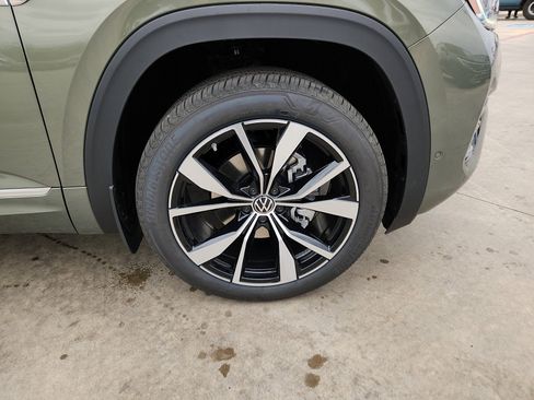 New 2026 Volkswagen Atlas Cross Sport SEL Premium R-Line image 9