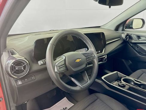 Used 2026 Chevrolet Equinox LT image 10