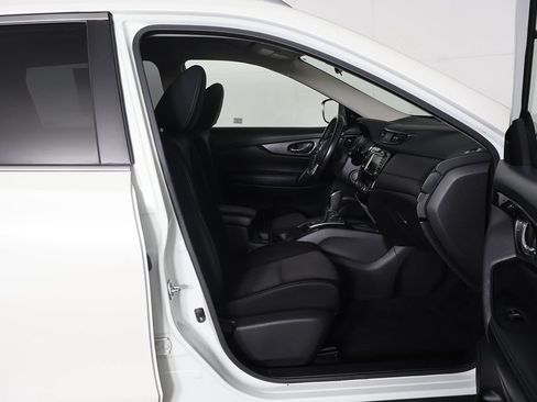 Used 2019 Nissan Rogue SV w/ Premium Package AWD/4WD image 29