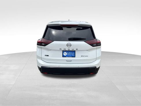 Used 2024 Nissan Rogue SV AWD/4WD image 5