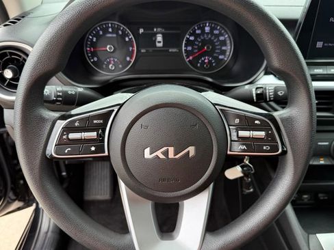Used 2023 Kia Forte LXS FWD image 15