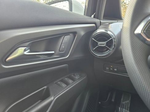 New 2026 Chevrolet Equinox EV LT image 17