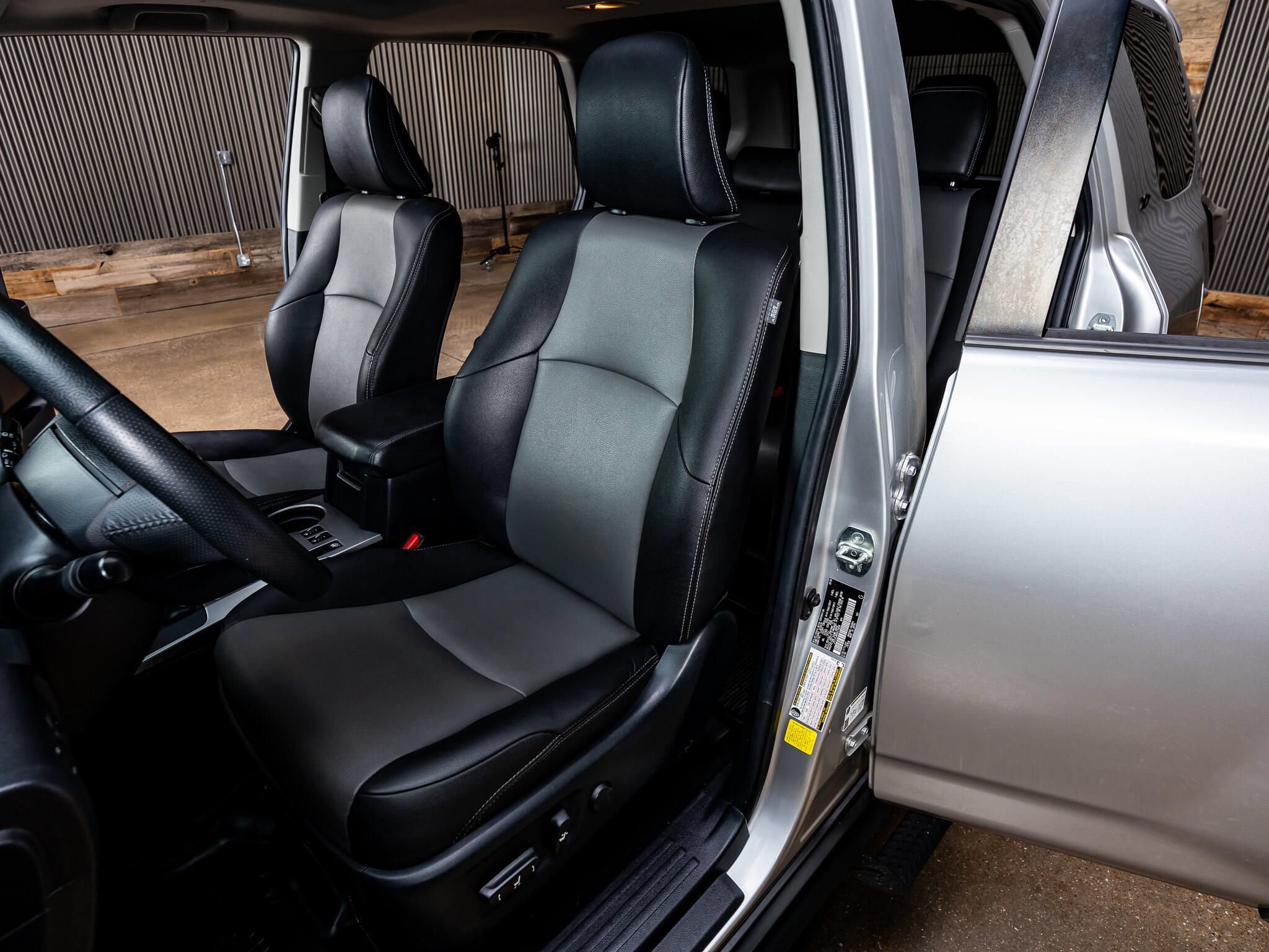 Used 2022 Toyota 4Runner SR5 Premium w/ Moonroof Package RWD image 24