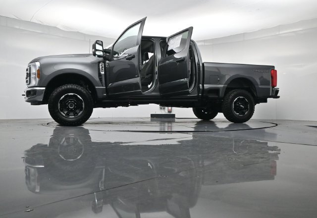 Used 2025 Ford F350 XLT w/ Tremor Off-Road Package AWD/4WD image 54