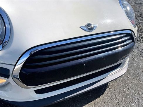 Used 2016 MINI Cooper 4-Door Hardtop image 24