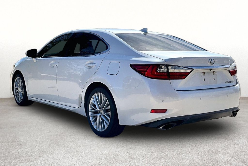 Used 2016 Lexus ES 350 w/ Luxury Package w/Wood Trim FWD image 14