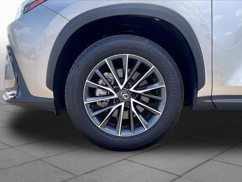 Used 2025 Lexus NX 250 FWD w/ Towing Package (2000 Lbs) image 9