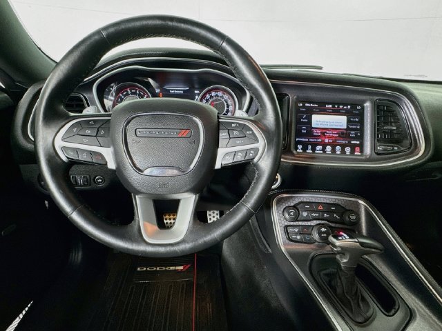 Used 2016 Dodge Challenger R/T Scat Pack w/ Leather Interior Group RWD image 10