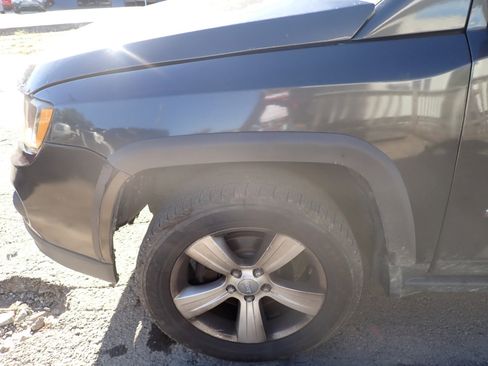 Used 2015 Jeep Compass High Altitude image 25