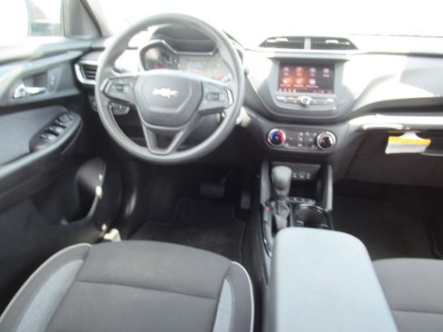 Used 2023 Chevrolet TrailBlazer LT AWD/4WD image 13