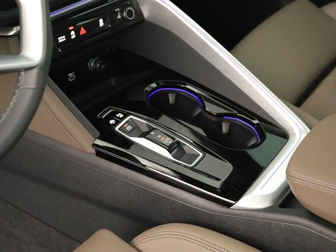 New 2025 Audi Q5 Prestige image 17