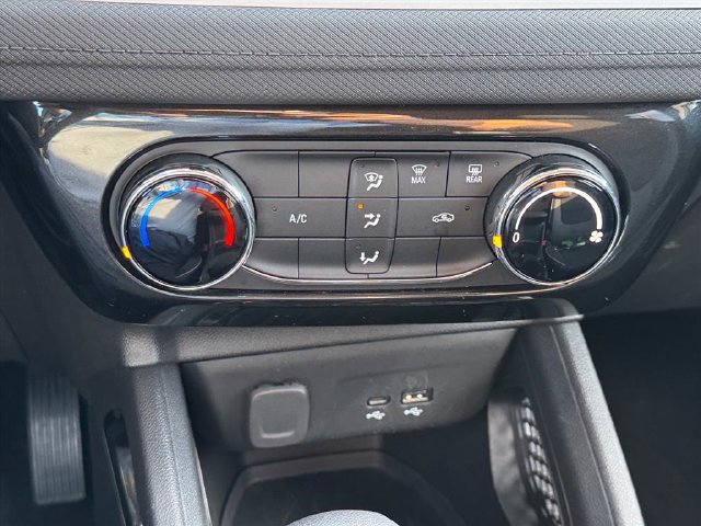 Used 2025 Chevrolet TrailBlazer LT AWD/4WD image 21