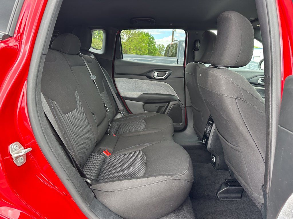 Used 2023 Jeep Compass Sport AWD/4WD image 17