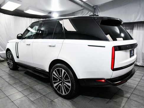 Used 2024 Land Rover Range Rover SE AWD/4WD image 4