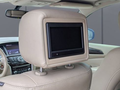 Used 2014 Nissan Pathfinder Platinum w/ Platinum Premium Package FWD image 16
